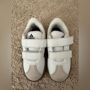 Adidas Toddler Shoes Size 7K – White Sneaker Velcro Straps